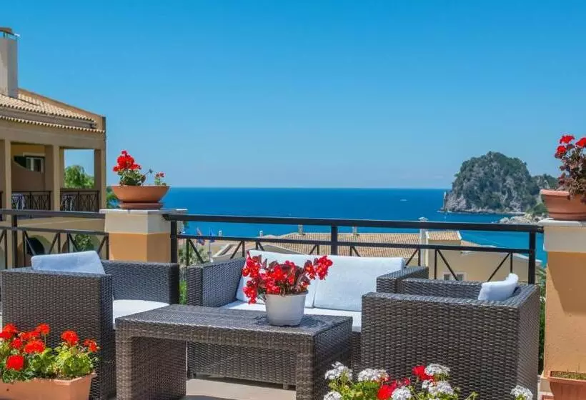 Отель Philoxenia