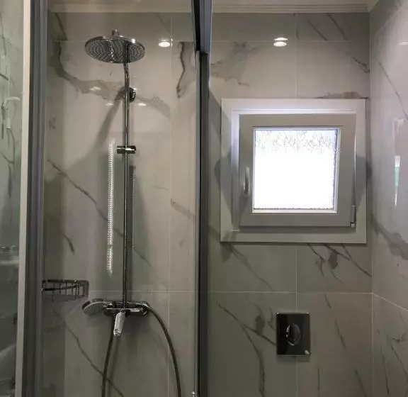 Отель Philoxenia