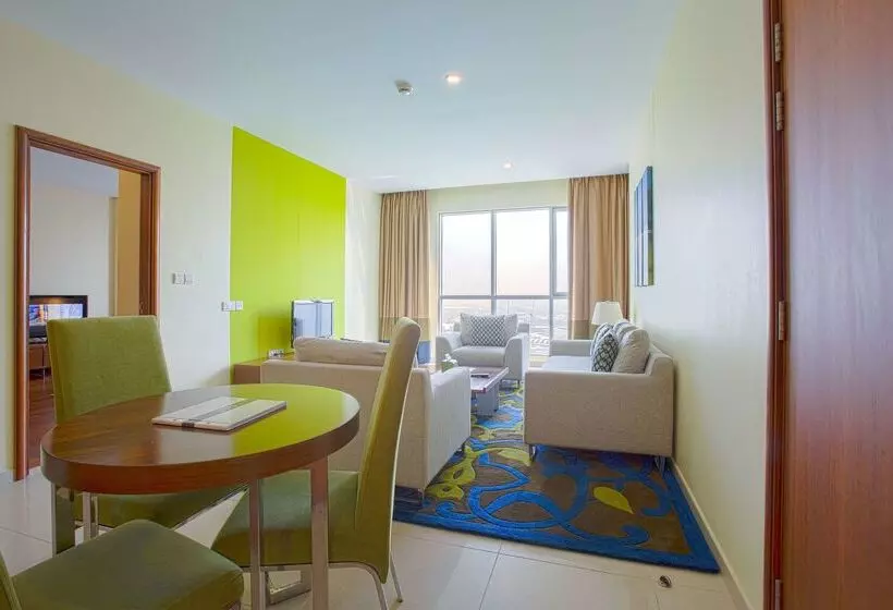 هتل Ramada By Wyndham Downtown Dubai