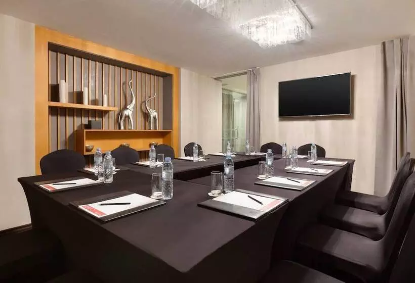 هتل Ramada By Wyndham Downtown Dubai