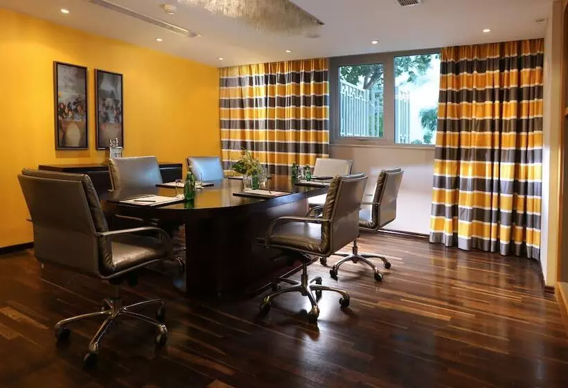 هتل Ramada By Wyndham Downtown Dubai