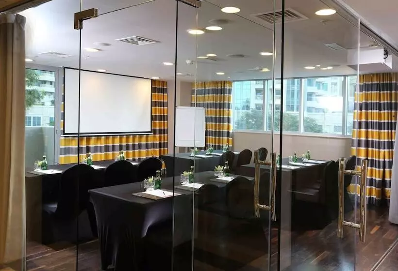 هتل Ramada By Wyndham Downtown Dubai
