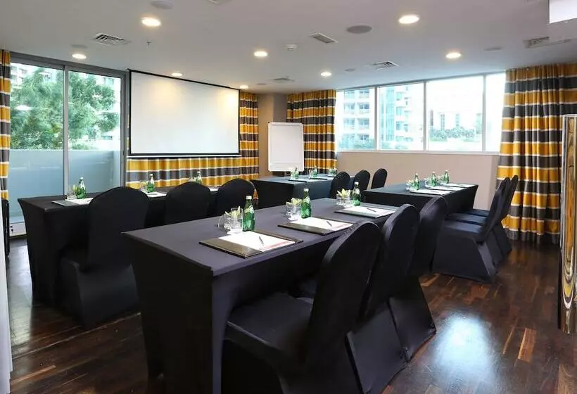 هتل Ramada By Wyndham Downtown Dubai