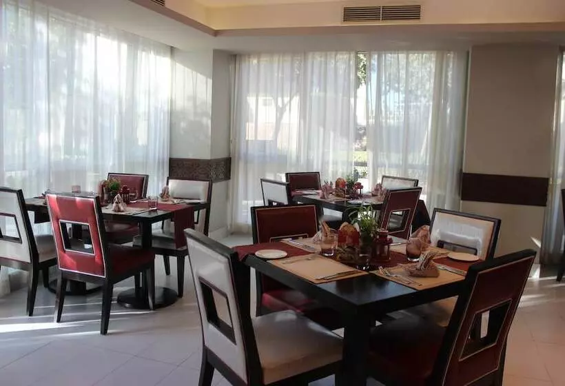 هتل Ramada By Wyndham Downtown Dubai
