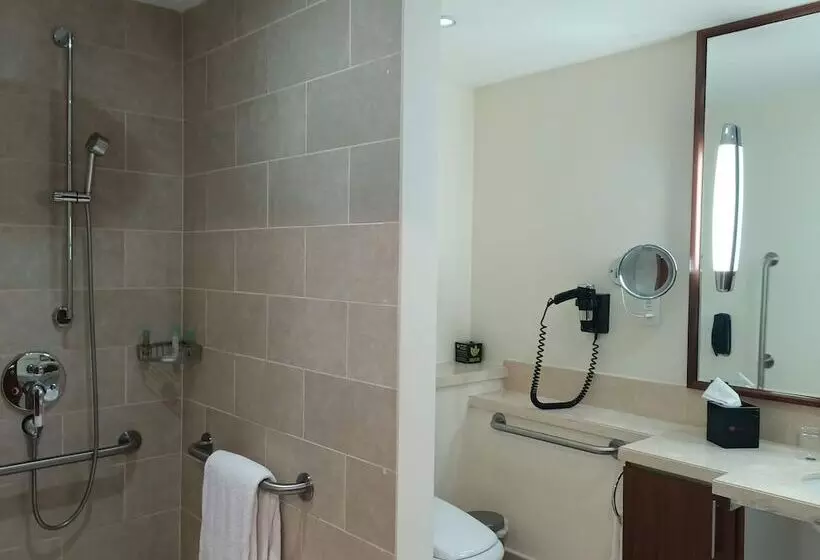 هتل Ramada By Wyndham Downtown Dubai