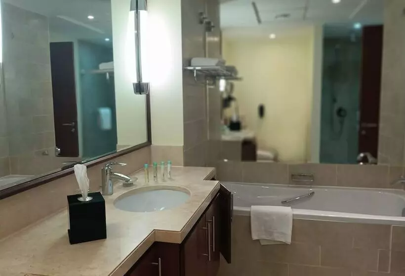 هتل Ramada By Wyndham Downtown Dubai