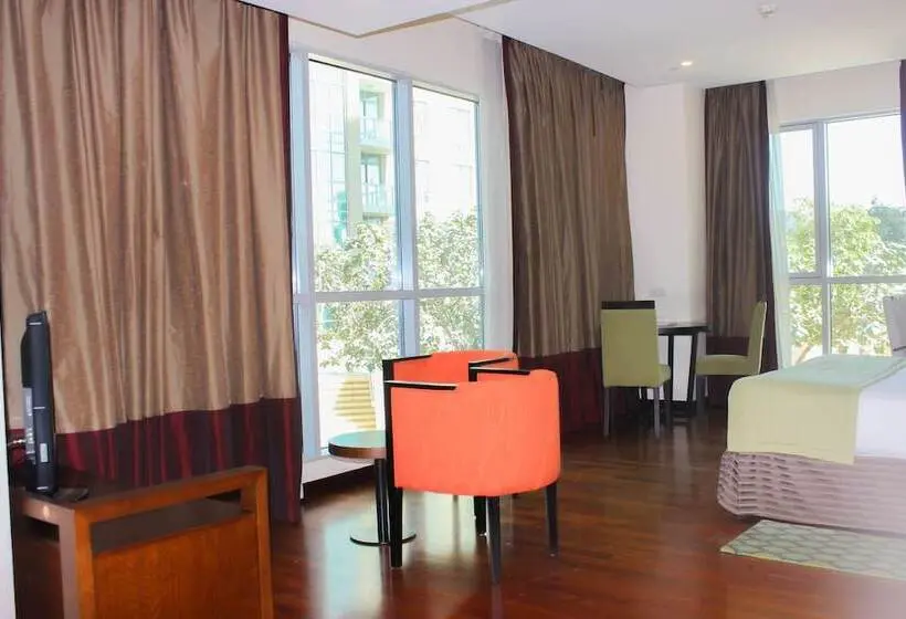هتل Ramada By Wyndham Downtown Dubai