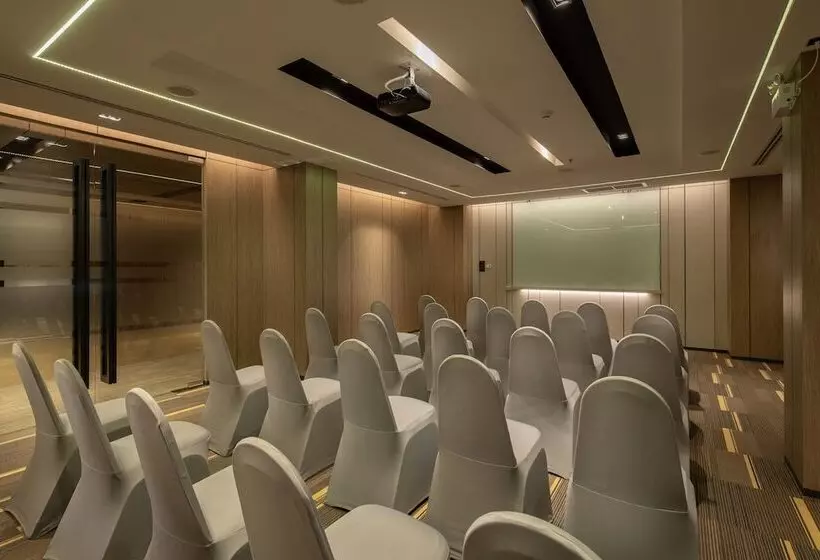 The Heritage Chiang Rai Hotel And Convention Sha Extra Plus