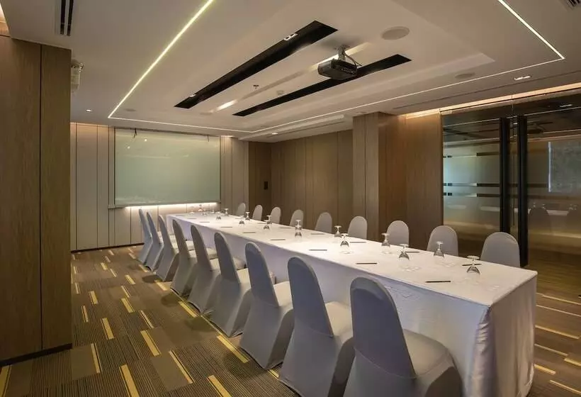 The Heritage Chiang Rai Hotel And Convention Sha Extra Plus