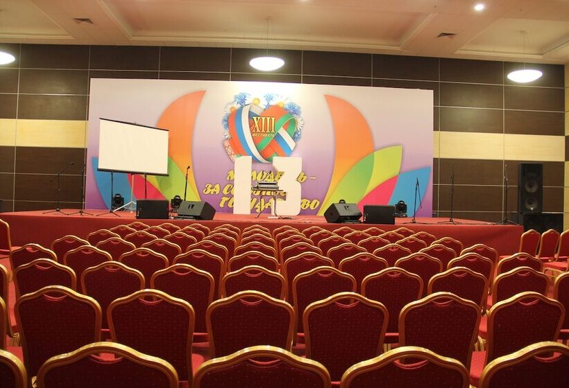 فندق Topos Congress