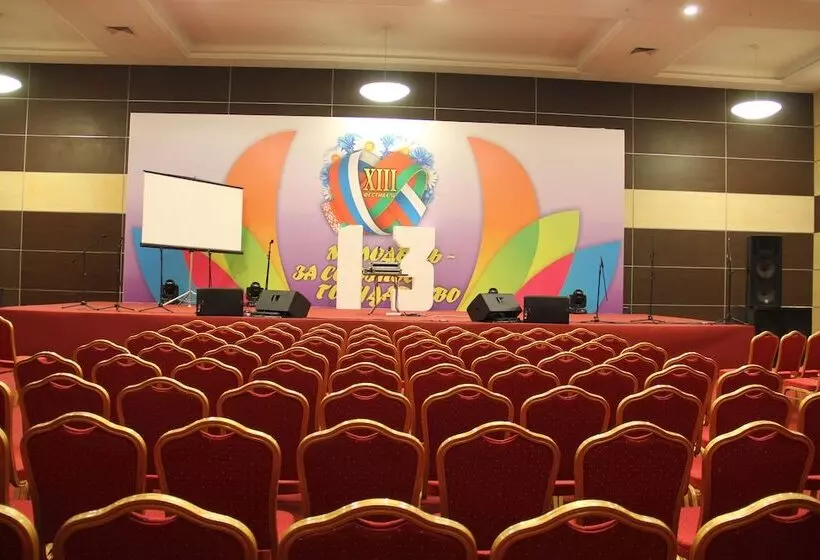 Отель Topos Congress