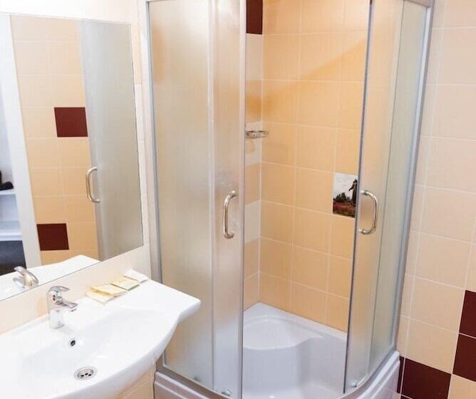 فندق Topos Congress