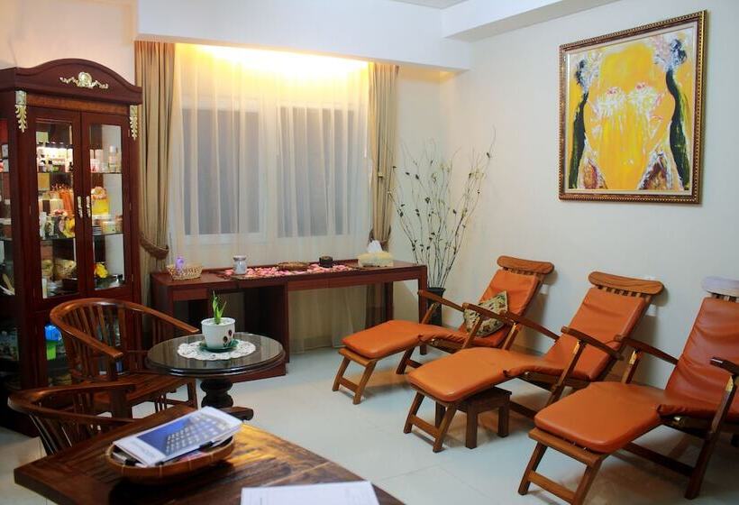 فندق Aston Manado