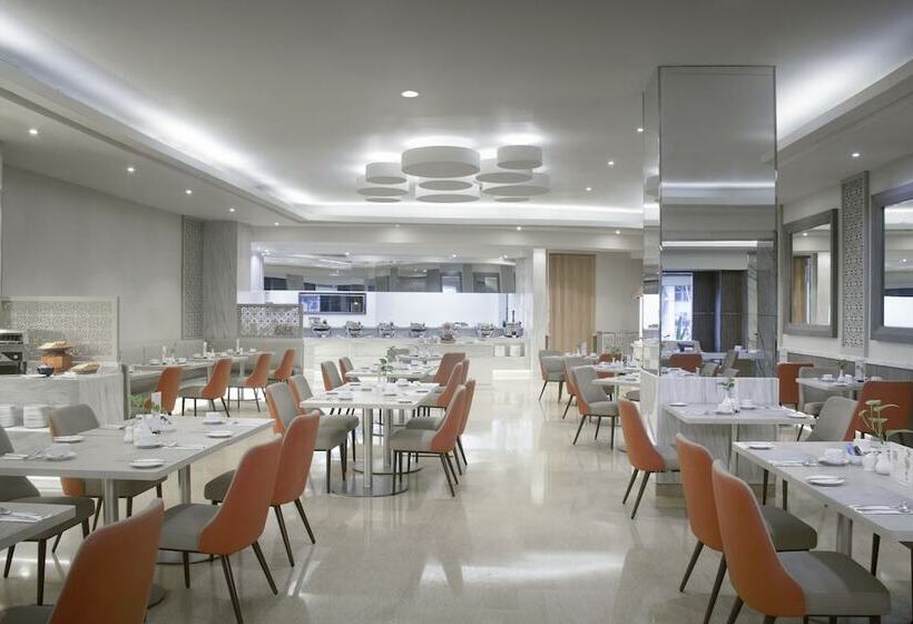 فندق Aston Manado