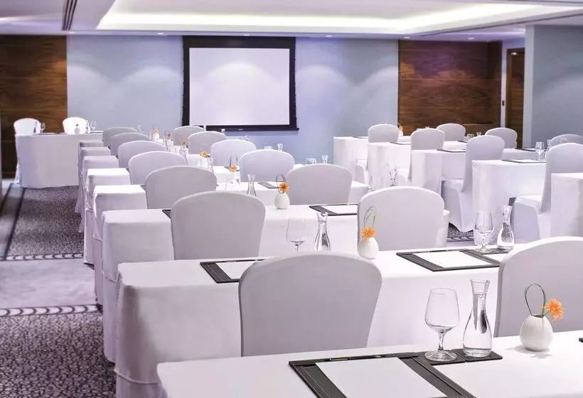 酒店 Avani Deira Dubai