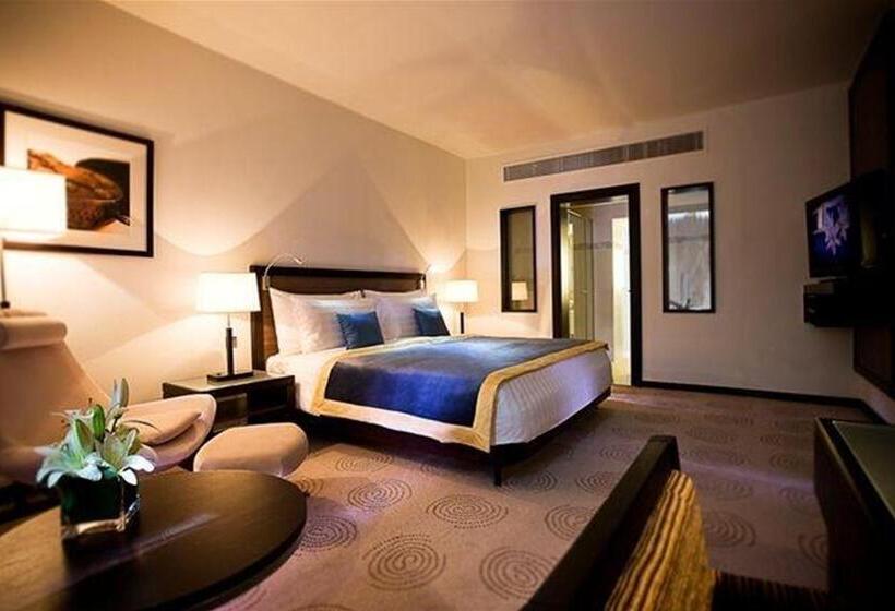 Отель Avani Deira Dubai