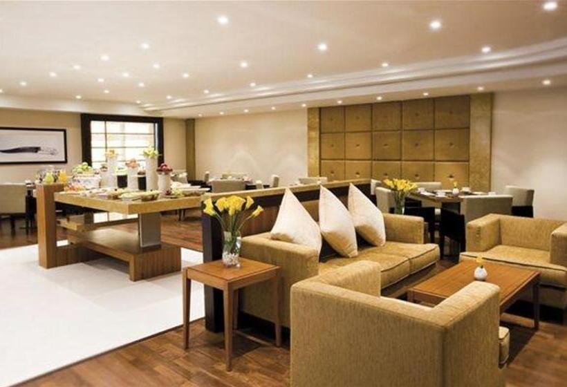 Отель Avani Deira Dubai