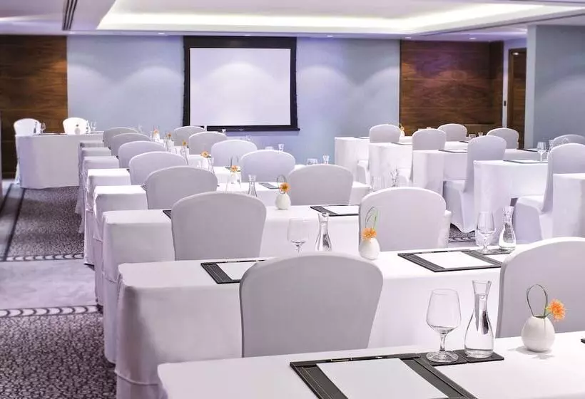 酒店 Avani Deira Dubai