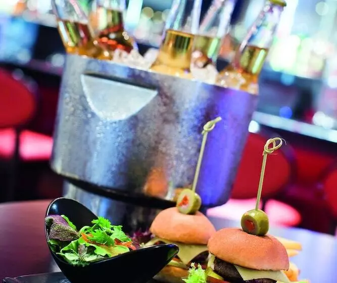 酒店 Avani Deira Dubai