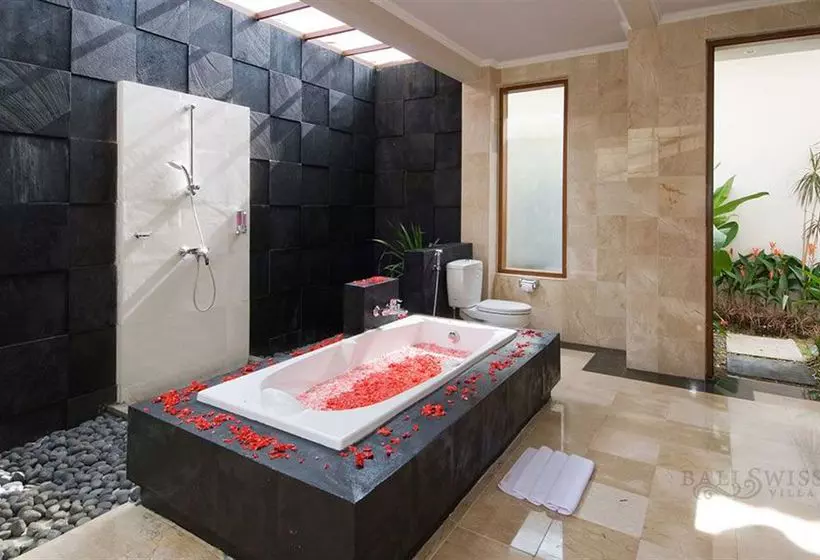 בית מלון כפרי Bali Swiss Villa