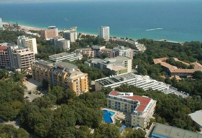 Hotel Blue Sky   Parking & All Inclusive