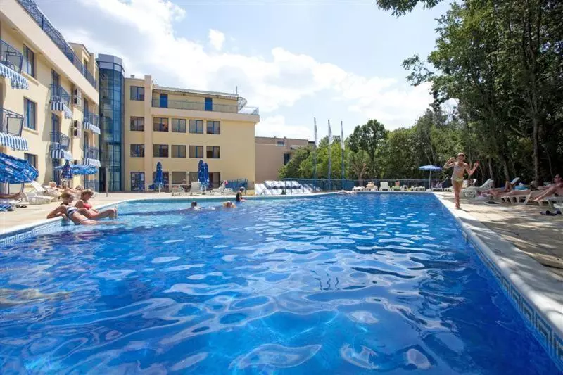 Hotel Blue Sky   Parking & All Inclusive