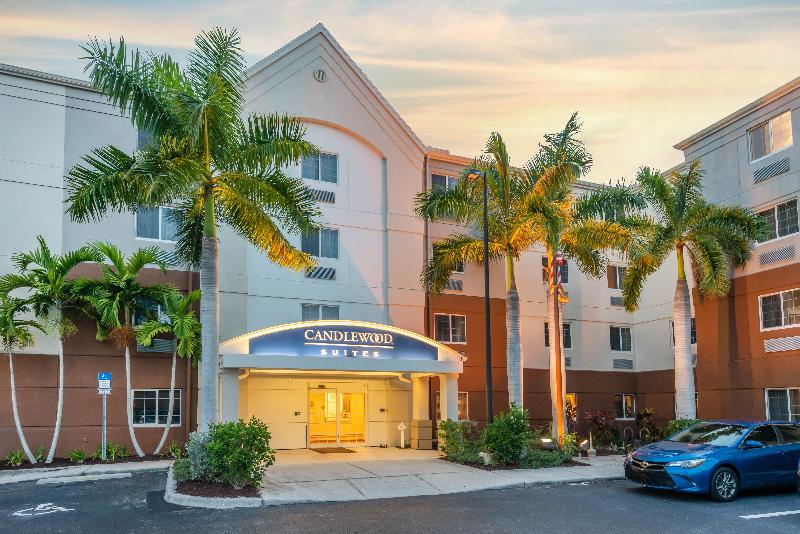 فندق Candlewood Suites Fort Myers/sanibel Gateway, An Ihg