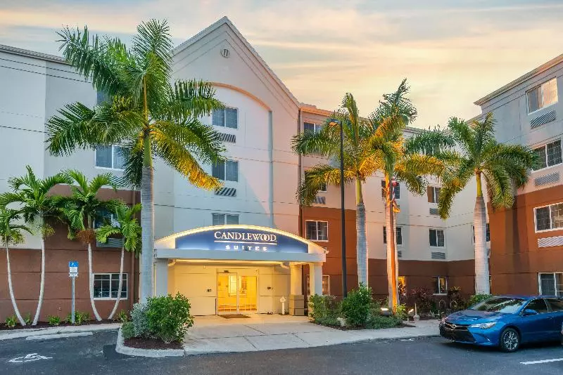 호텔 Candlewood Suites Fort Myers/sanibel Gateway, An Ihg