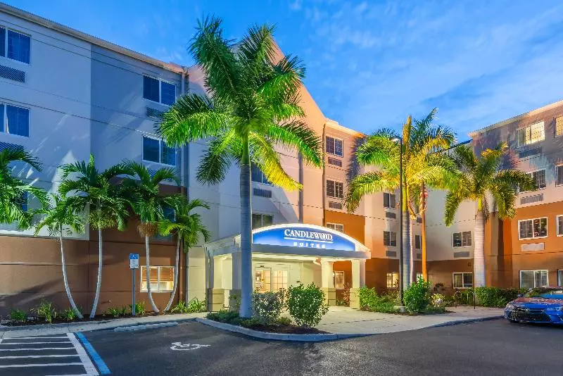 호텔 Candlewood Suites Fort Myers/sanibel Gateway, An Ihg