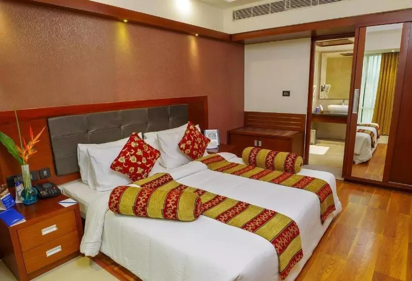 Отель Classic Sarovar Portico Trivandrum