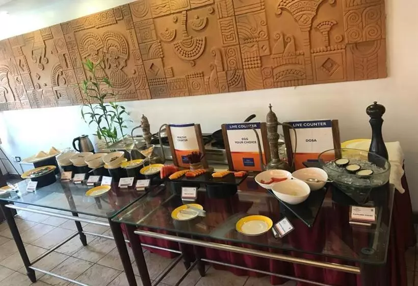 Отель Classic Sarovar Portico Trivandrum