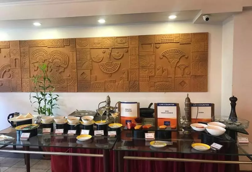 Отель Classic Sarovar Portico Trivandrum