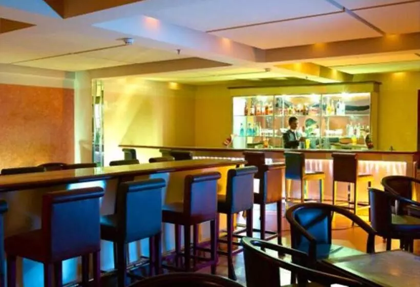 Отель Classic Sarovar Portico Trivandrum