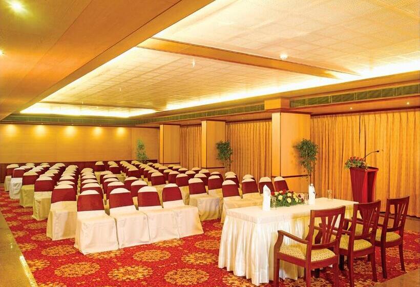 Hotel Classic Sarovar Portico Trivandrum