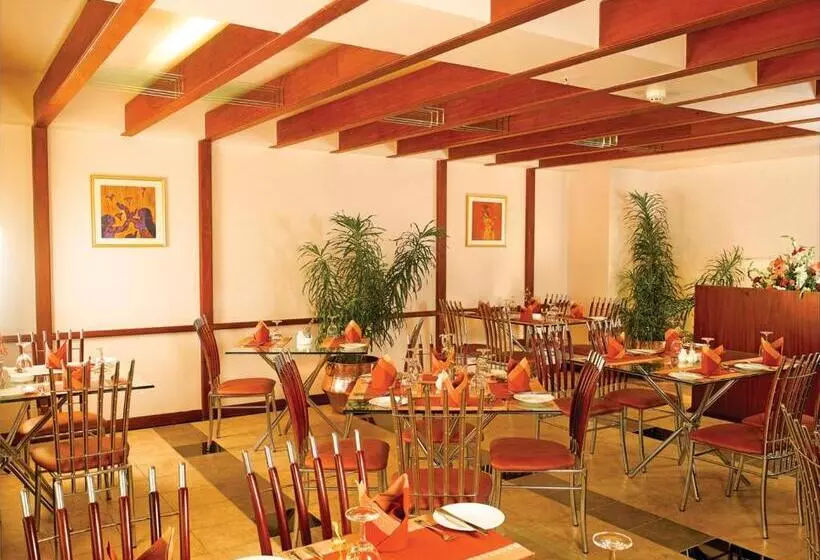 Отель Classic Sarovar Portico Trivandrum