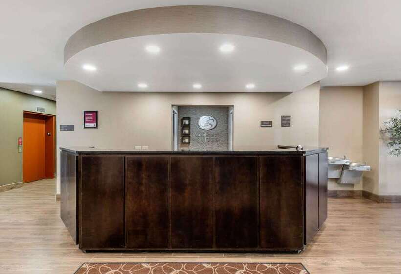 فندق Comfort Suites