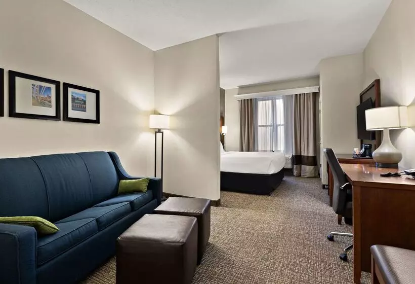 هتل Comfort Suites