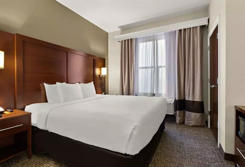 هتل Comfort Suites
