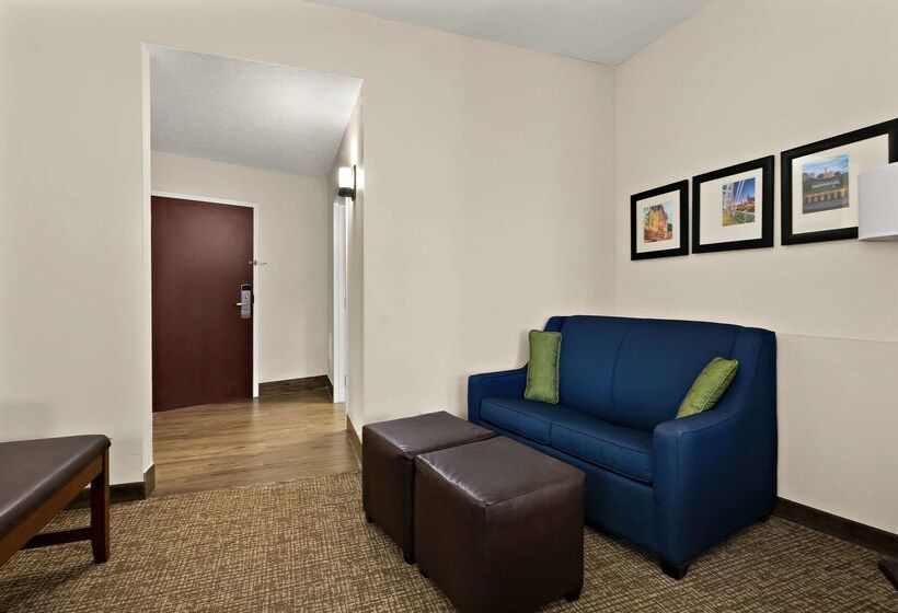 فندق Comfort Suites