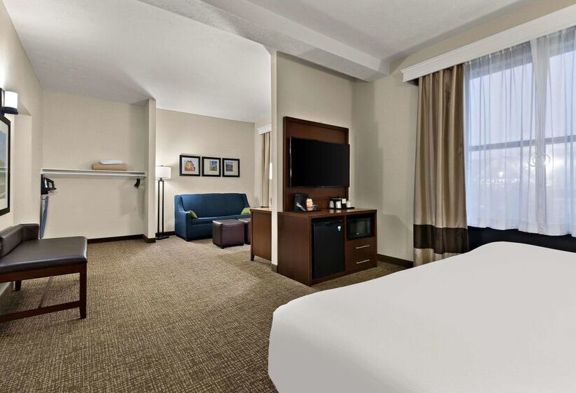 فندق Comfort Suites