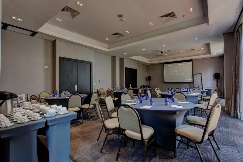 ホテル Grand Mercure Sp Itaim Bibi