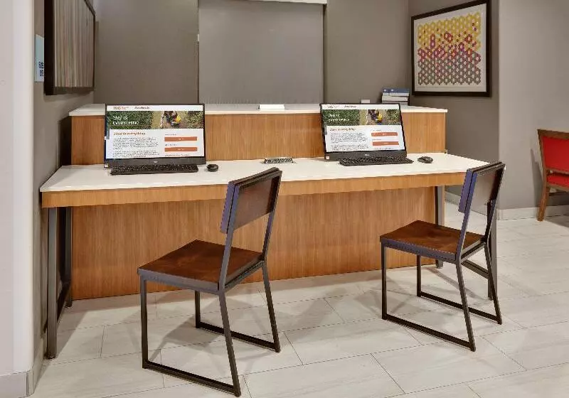 فندق Holiday Inn Express & Suites Dallas   Duncanville, An Ihg
