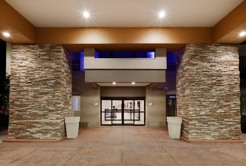Отель Holiday Inn Express & Suites Dallas   Duncanville, An Ihg