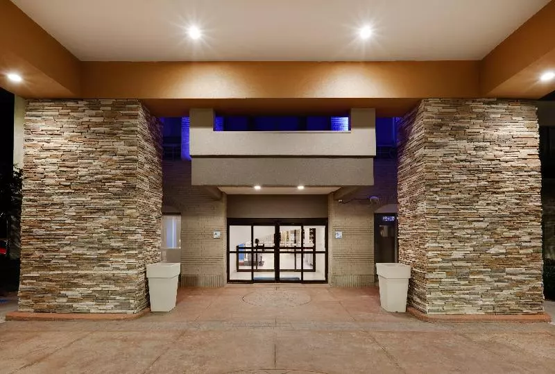 فندق Holiday Inn Express & Suites Dallas   Duncanville, An Ihg