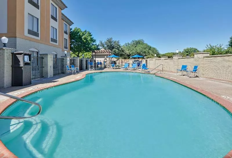 فندق Holiday Inn Express & Suites Dallas   Duncanville, An Ihg
