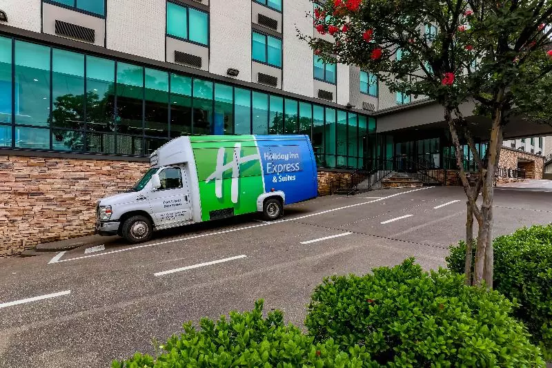 Holiday Inn Express Hotel & Suites Fort Worth Downtown, An Ihg