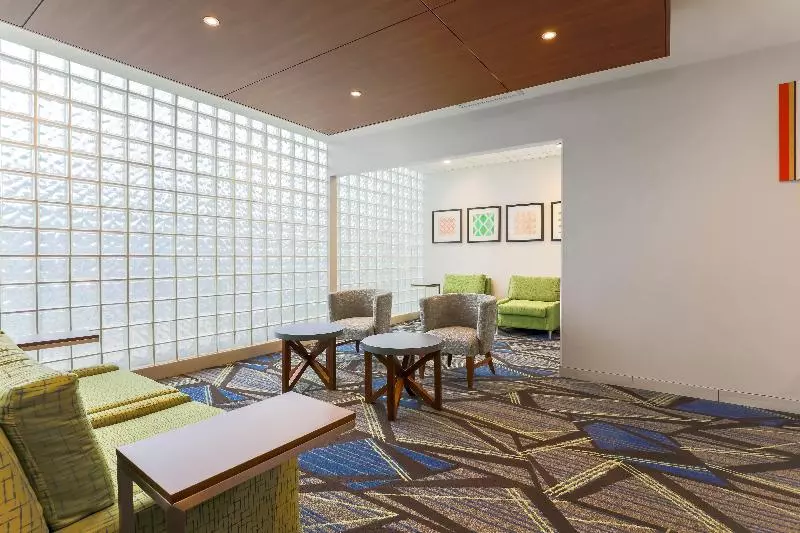 Holiday Inn Express Hotel & Suites Fort Worth Downtown, An Ihg