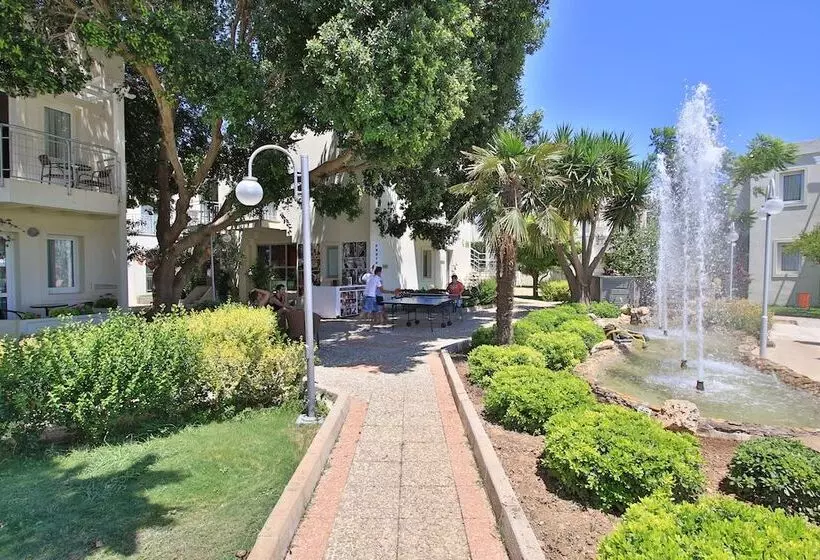 Отель Mandarin Resort & Spa