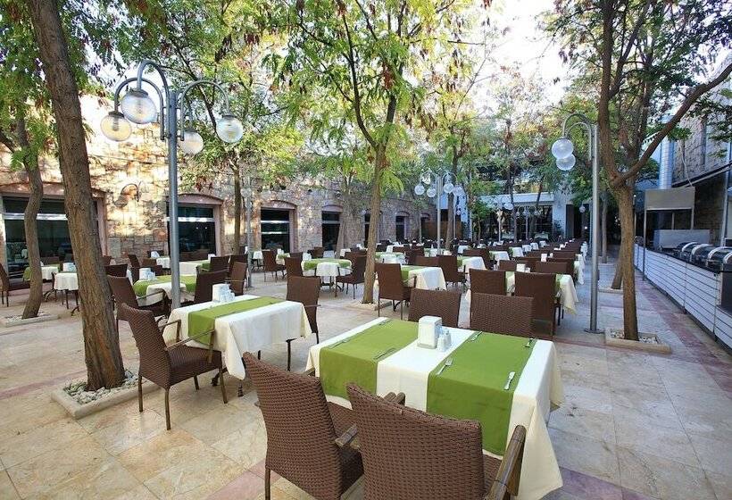 Hotelli Mandarin Resort & Spa