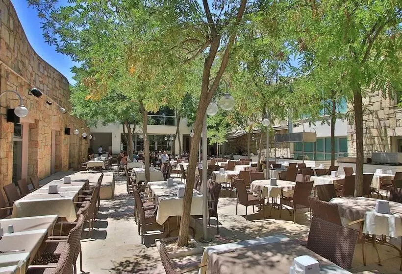 Отель Mandarin Resort & Spa